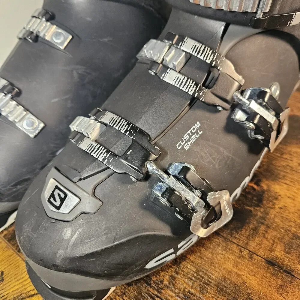 Salomon pre owned